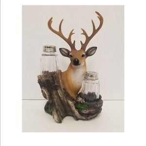 New In Box DWK Corp. Salt Lick Rustic Deer Resin & Glass Salt & Pepper Shakers